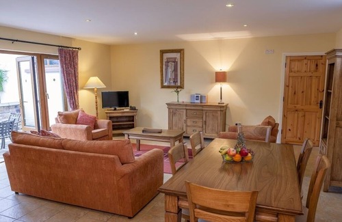 Bodyke House | House-Traditional-Private Bathroom-Pet Friendly