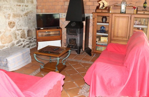 Puebla del Caraminal House | House with pool and private garden, near Cabio beach