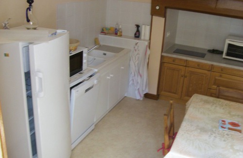 Latronquiere House | House with fenced garden in village