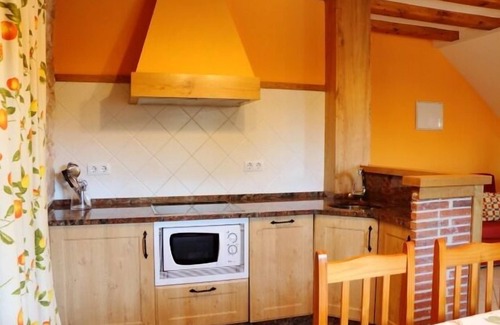 Viernoles House | House with garden and fireplace for 4 people (La casa de Consuelo 2)