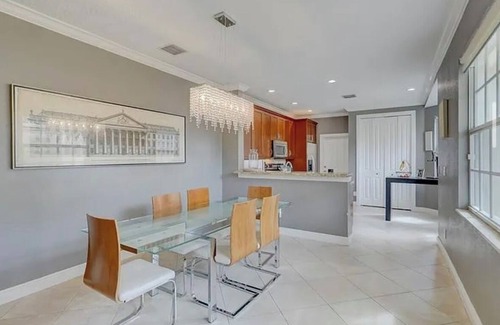 Lake Ridge House | House with Heated Pool, Mins to Dining & the Beach