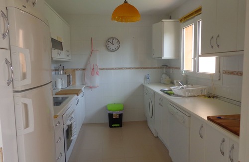 Puerto de la Duquesa House | House with large garden by the sea, barbecue, ideal for families.