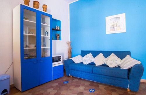 Vulcano Porto House | House with patio a few steps from the sea