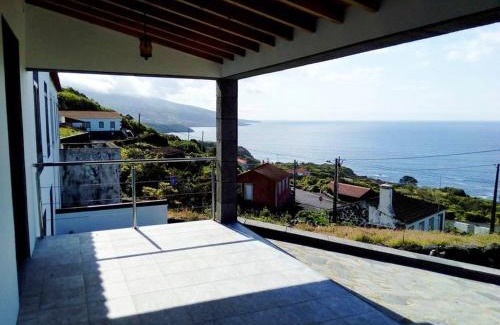 Santo Amaro House | House with sea view in Santo Amaro, 212 sq m, terrace