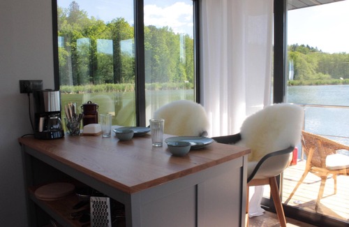Kirchberg an der Raab Boat Rental | Houseboat 'Schwanennest' on the Lake with Terrace & Wi-Fi