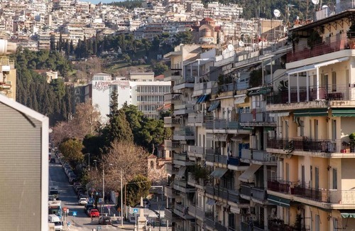 Thessaloniki City Centre Apartment | Houseloft Cityscape Bliss