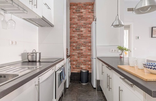 Cuatro Caminos Apartment | Housing Nuevos Ministerios I by Sharing Co