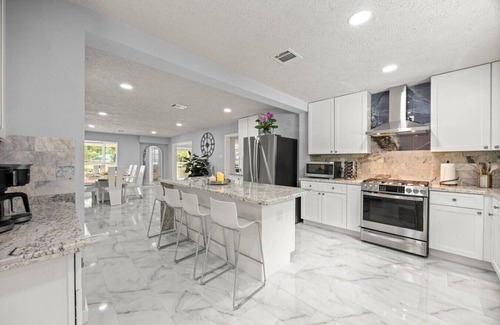 Barker House | Houston Social Court & Event, Pickleball, Billiard