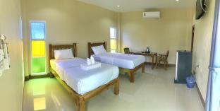 Ban Phe Resort | Huan Soontaree