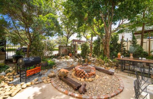 Huong Thuy Villa | Hue Crown Boutique Villa- Hue Ancient Capital