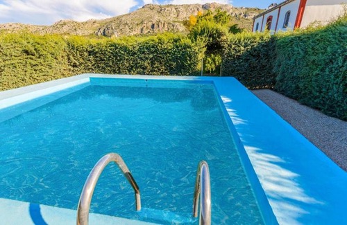 Canete la Real House | Huerta Nueva Cuevas del Becerro by Ruralidays