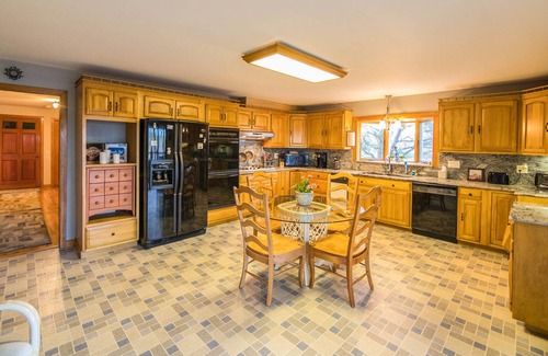 Provincetown House | Huge 6 Bedroom Home, Great for Entertaining (Weddings, Birthdays, Reunions)