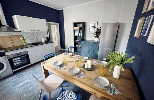 Laar Apartment | Huge apartment with Sauna and free parking