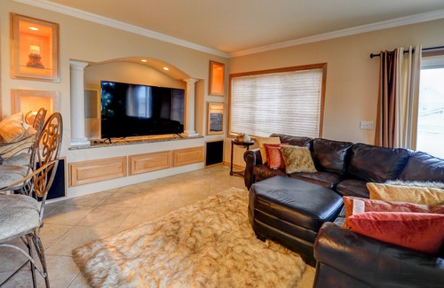 Old Town House | Huge, beautiful home to relax and enjoy the view!