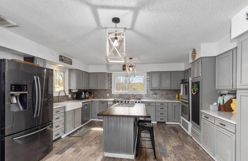 Decatur House | Huge Estate Property w/indoor pool, sauna, hot tub, sleeps up to 28 Weddings!