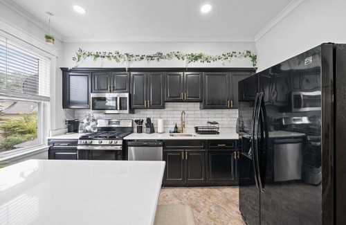 Bayonne House | ✨ Huge Family Retreat Near NYC, MetLife & American Dream Mall