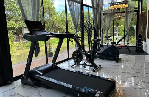 Huai Yai Villa | Huge Pool Villa with Private Lake 4BR 10 Persons