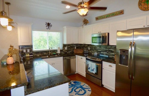 Placida House | Hummingbird Villa: Lovely home with golf cart, dock slip and loads of privacy!
