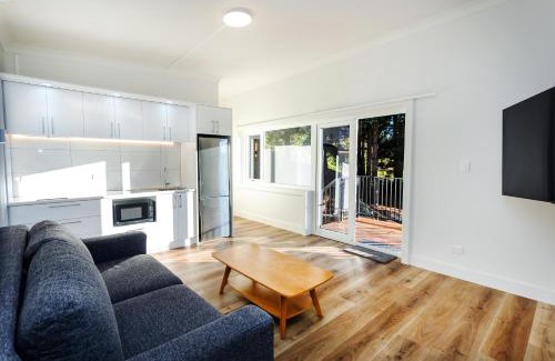 Mosgiel House | Hunters Moon
