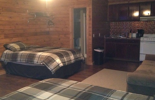 Samburg House | Hunting And Fishing Lodge