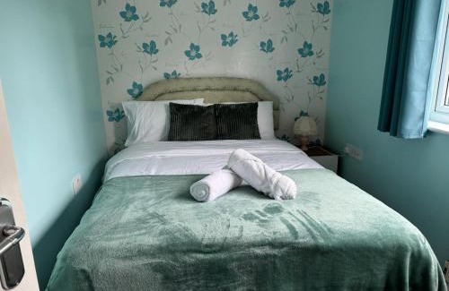 Huntingdon House | Huntingdon walk to town centre, cosy, Free parking