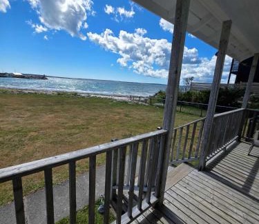Hunts Point House | Hunts Point 2-Bed Coastal Retreat - Cottage # 9