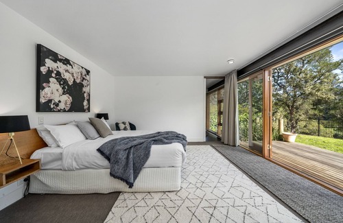 Huonville House | Huon Valley House - Luxury, Layout, Location