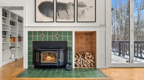 Monterey House | Hupi House - A Peaceful Wooded Lakeside Retreat