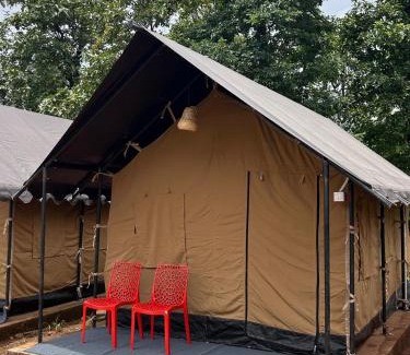 Ahwa Hotel | Huts And Hunters Resort Saputara