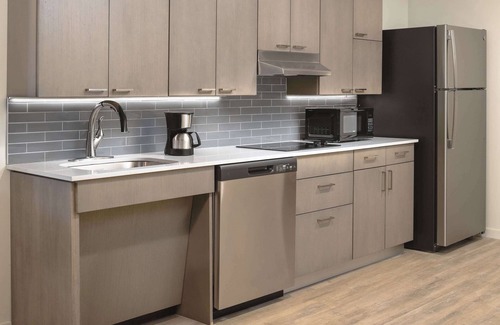 Lake Orion Hotel | Hyatt House Auburn Hills/Detroit