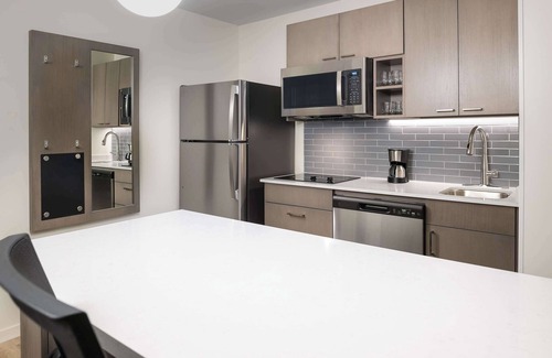 Lake Orion Hotel | Hyatt House Auburn Hills/Detroit