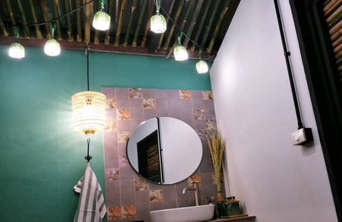 Phanat Nikhom Hotel | I-DNA PhanatNikhom Hometel