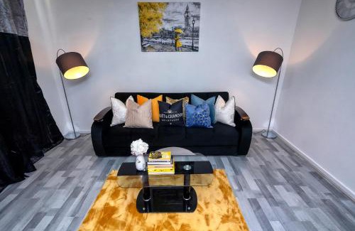 Thamesmead East House | I Love London! A STUNNING 2Bed Home Sleeps 1-4!
