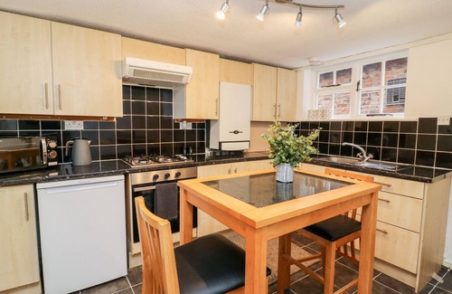 Thirsk Cottage | ICKLE PICKLE COTTAGE, pet friendly in Thirsk