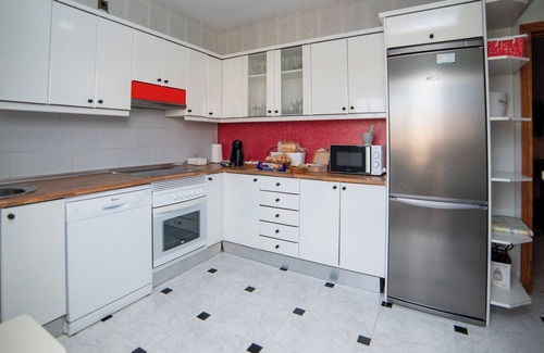 San Martin de Valdeiglesias Ski Chalet | Ideal for FAMILIES up to 15 People in San Martín de Valdeiglesias Madrid