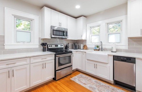 Winston - Salem House | Ideal Ardmore Location;Game Room;Hot Tub;BoHo Chic