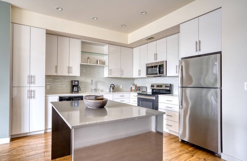 Ocean View and Fourth Street Apartment | Ideal Berkeley 1BR w/Gym, Roof & W/D, nr Amtrak, by Blueground