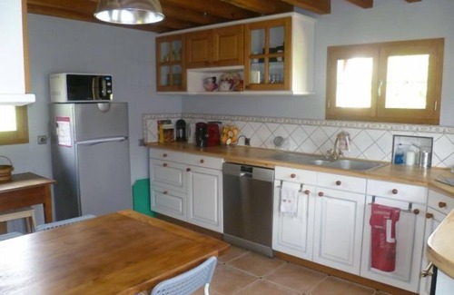 St-Cyr-de-Salerne Cottage | Ideal for 2 families (7-8 p.) Quiet, tree house, forest. 15% extra/week.