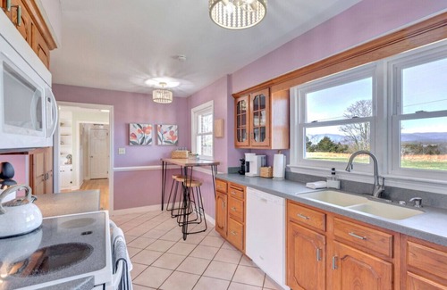 Arrington House | Ideal for large family summery vacations or a few couples/girlfriends to spend a long wine weekend/mountain getaway