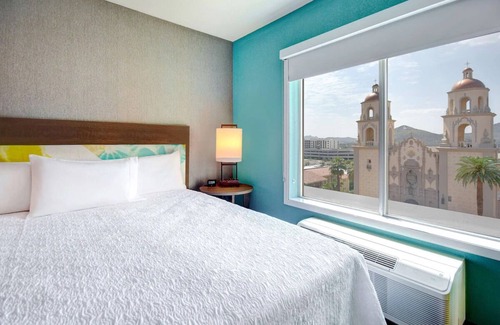 Downtown Tucson Hotel | Ideal Mix of Comfort and Value! 3 Convenient Units, Pets Allowed, Onsite Parking