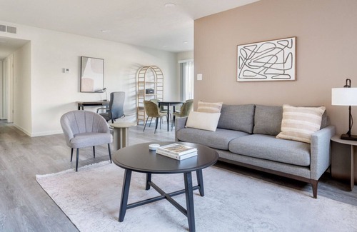 Mount Carmel Apartment | Ideal Redwood City 2BR w/ On-Site Laundry, nr Shopping, by Blueground