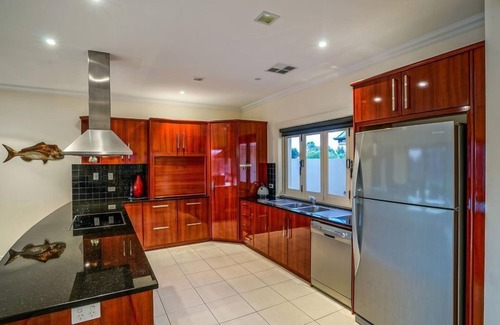 Wallaroo House | IDLE TIMES - Luxury on Copper Coast Marina