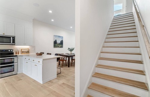 Ashley Oaks House | Idlewood Suites ~ 3-Story West Knoxville Suite #2