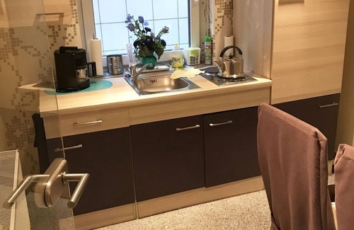 Edigheim Apartment | Idyllic 1-ZKB apartment, quiet, near BASF for holiday/business travelers