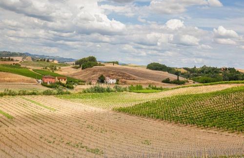 Varna House | Idyllic Farmhouse in Gambassi Terme-Fi with Swimming Pool
