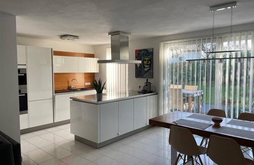 Sankt Lorenz House | Idyllic little house in the Salzkammergut with a direct view of the Schafberg