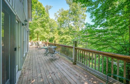 Gladehill House | Idyllic Martinsville Retreat with Deck and Forest View
