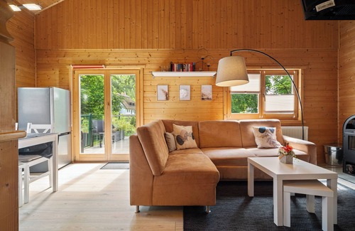 Muritz House | Idyllic vacation home 200 m from Schwarzer See lake with large terrace - pure nature