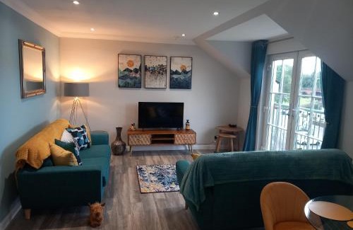 Callander Apartment | Idyllic Waterside Penthouse