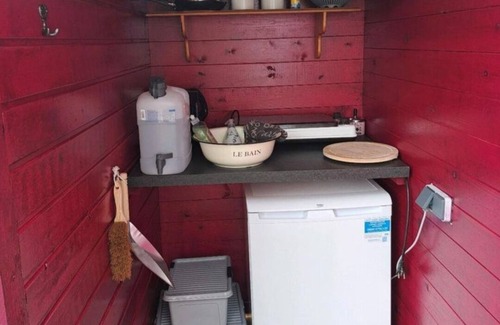 Rudershausen House | Idyllische Übernachtung im Bauwagen mit Outdoordusche und Outdoorküche